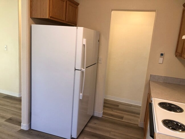Building Photo - Beautiful 3 bedroom 2 bathroom house in a ...