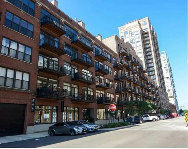 Building Photo - 375 W Erie St
