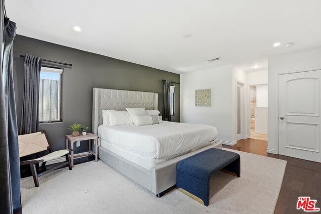 Building Photo - 13201 Bloomfield St