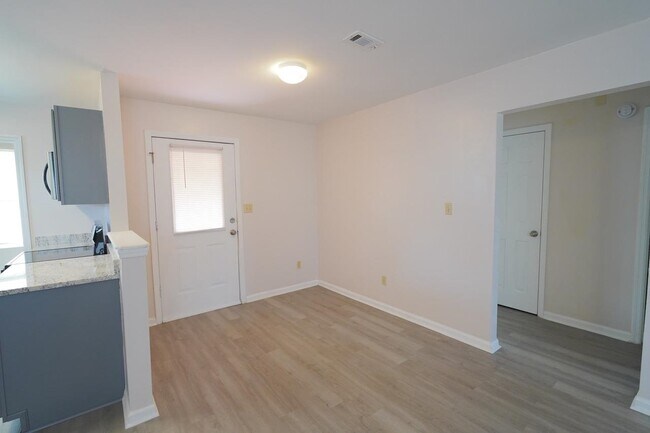 Building Photo - 3178 N Ridge Rd