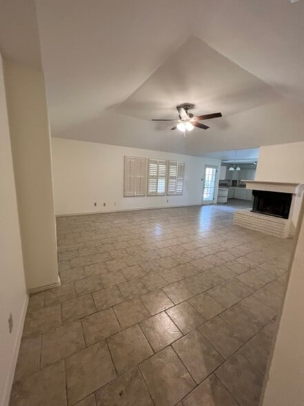 Building Photo - 1218 Saint John Loop