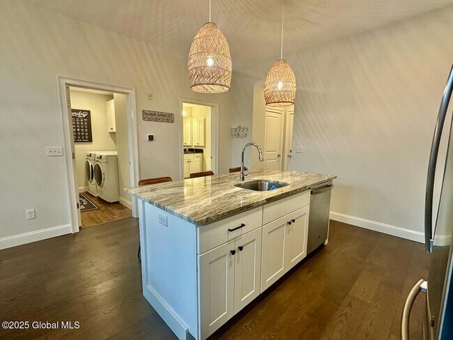 Building Photo - 77 Van Dam St