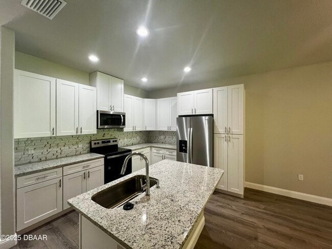 Building Photo - 44 Regency Dr