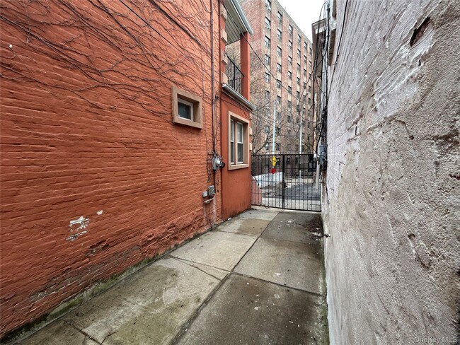 Building Photo - 1819 Palisade Pl