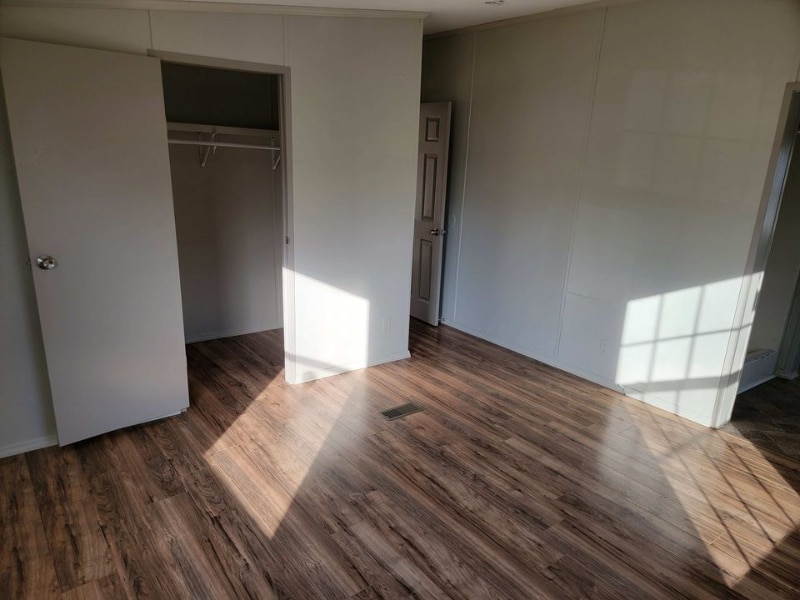 Building Photo - 8424 Bloomwood Dr