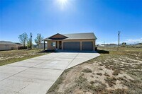 Building Photo - 1140 E Dove Creek Dr