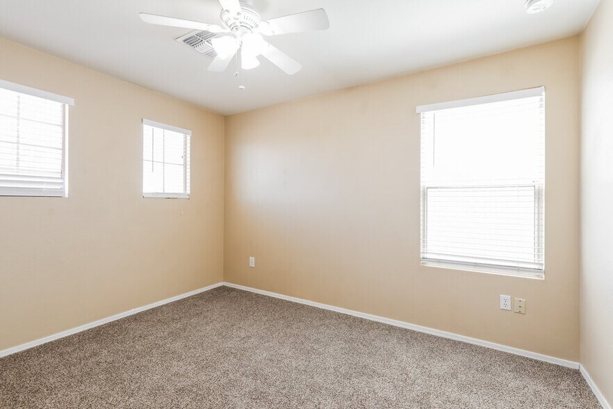 Building Photo - 11298 W Combine Dr