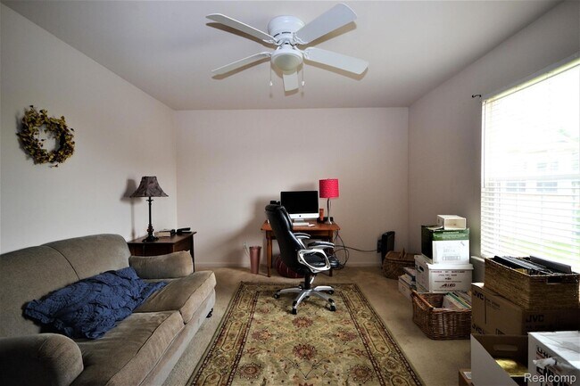 Building Photo - 4890 Spring Meadow Dr