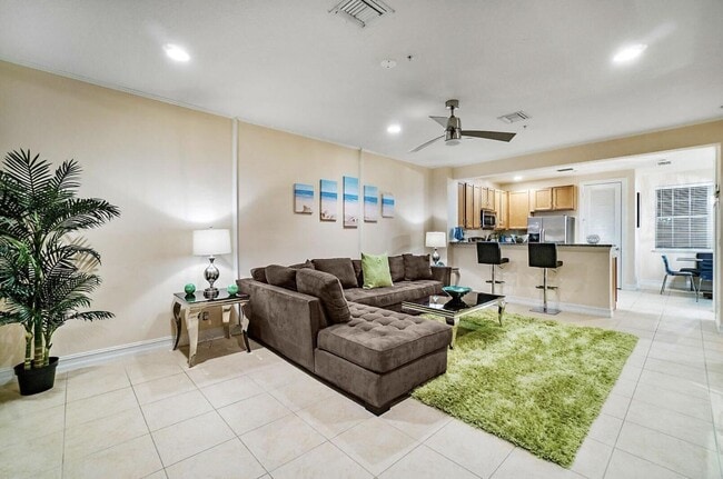 Building Photo - 111 SW 2nd Ave