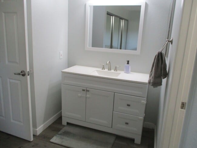 Building Photo - Desirable Mission Valley 2Bdr 2BA Condo!