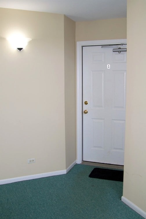 Building Photo - 5S530 Paxton Dr