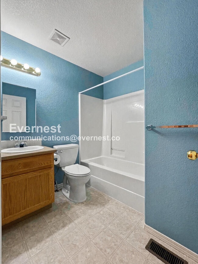 Building Photo - 451 Stardust Ct