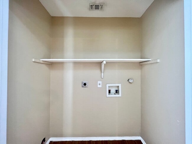 Building Photo - 508 Pitts St