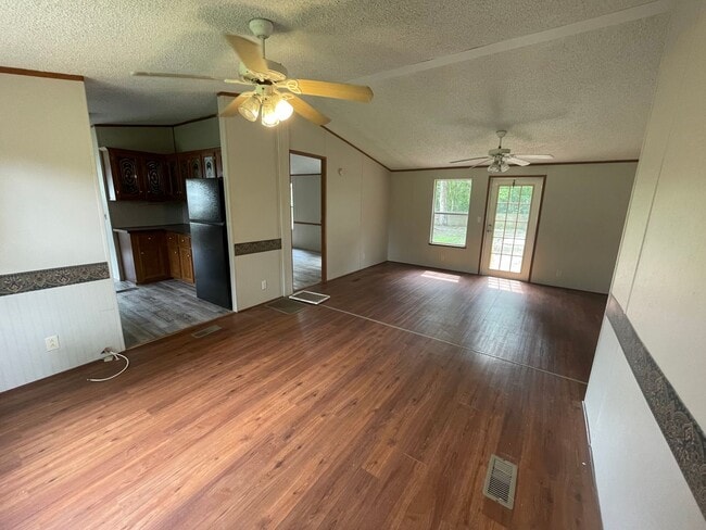Building Photo - Looking for Acreage? This updated 3 bed, 2 bath home with an inside laundry room sits on 1.5 Acre...