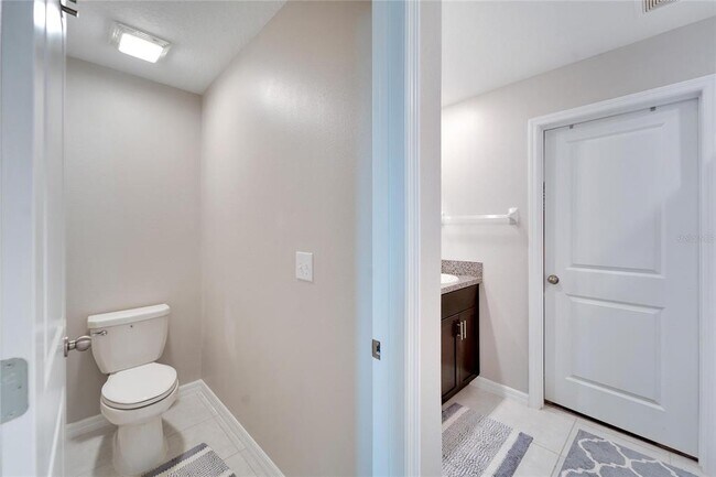 Building Photo - 403 Royal Empress Dr
