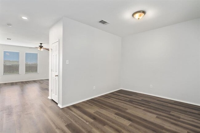 Building Photo - 2277 Green Meadows Ln