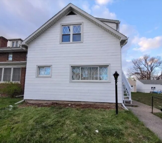 Building Photo - 621 Nevada St