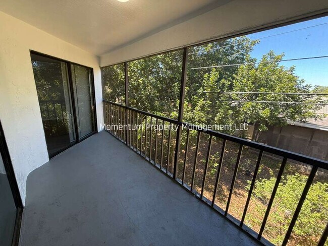 Building Photo - BEAUTIFUL REMODELED 3/2 IN CLEARWATER!! AVAILABLE FOR IMMEDIATE MOVE IN!!
