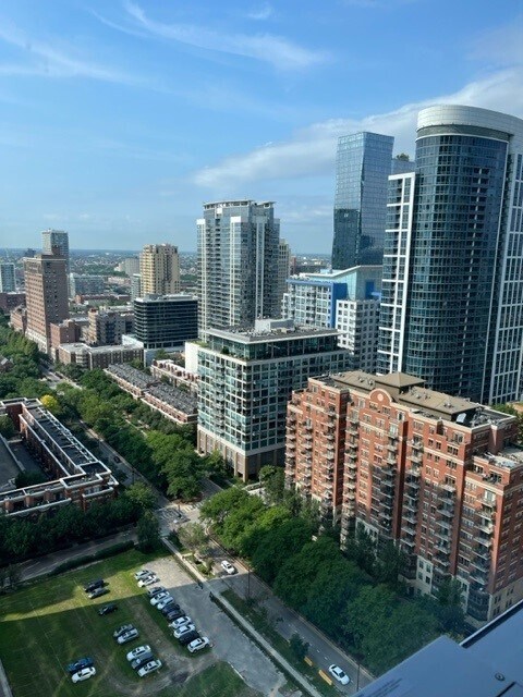 Building Photo - 1211 S Prairie Ave