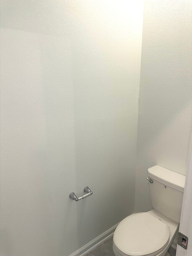 Building Photo - Champions Pointe 3 bed 2.5 bath Town home ...