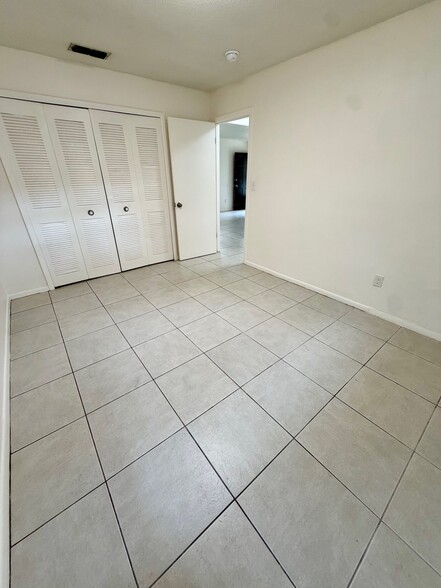 Bedroom 1 - 914 La Salle Ave