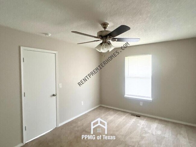 Building Photo - 4900 Barbados Ave