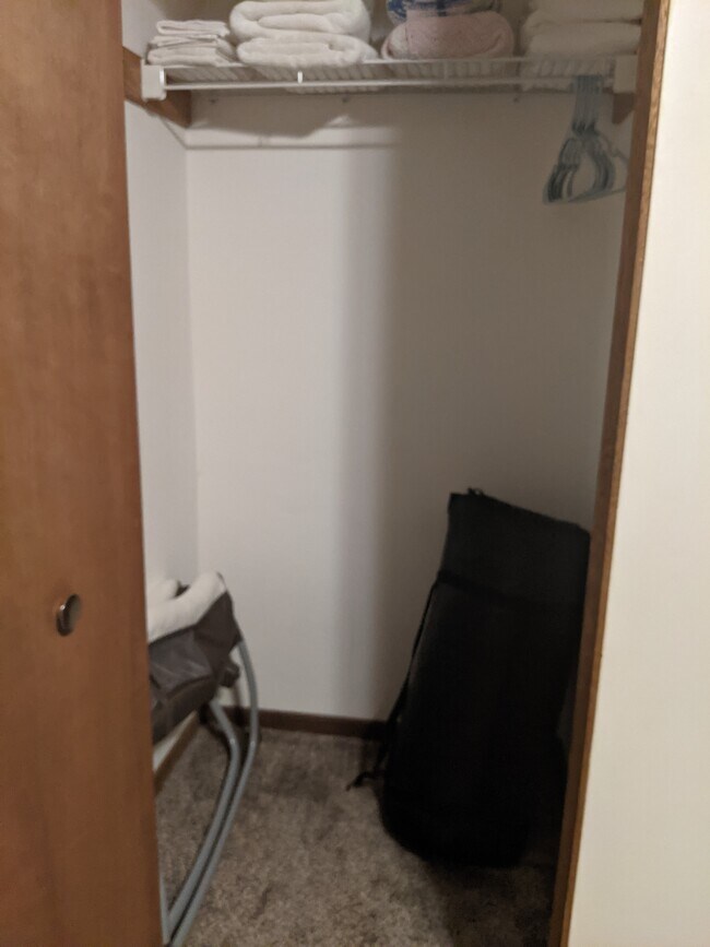 Closet - 8615 135th St W