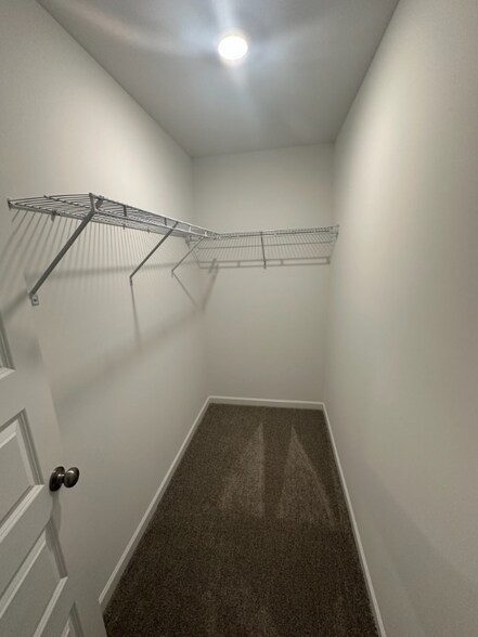 Building Photo - 43 River Rock St