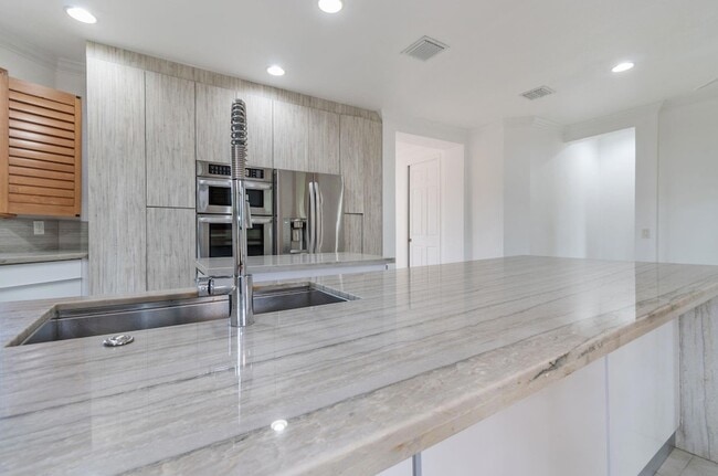 Building Photo - 2604 Center Ct Dr