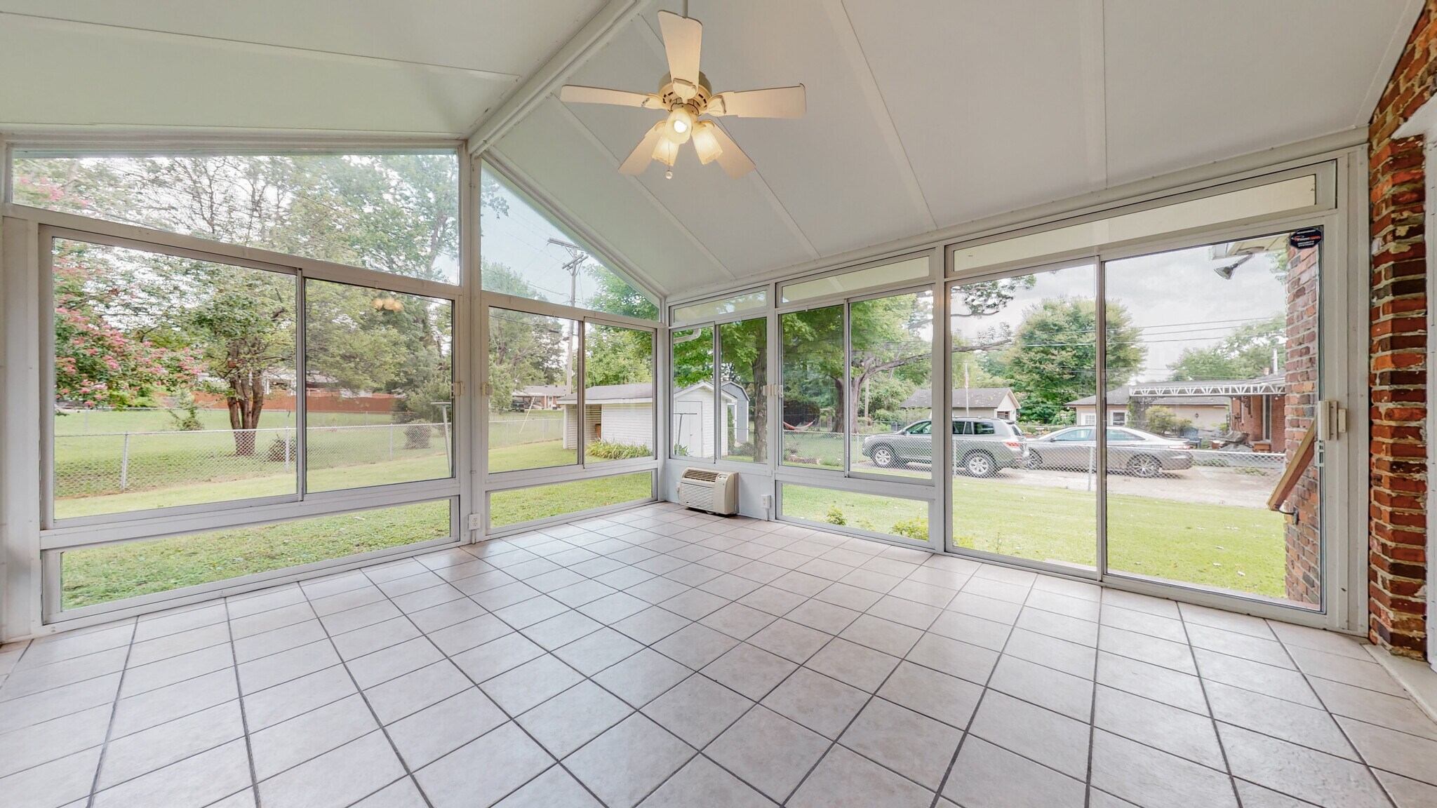 Florida room - 203 Donelson Hills Dr