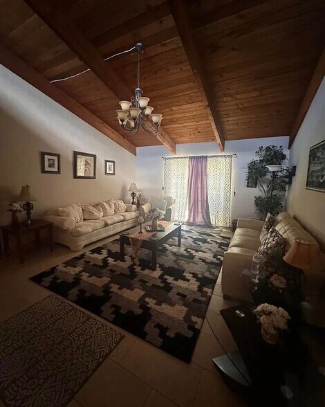 Building Photo - 257 S Fairbairn Dr