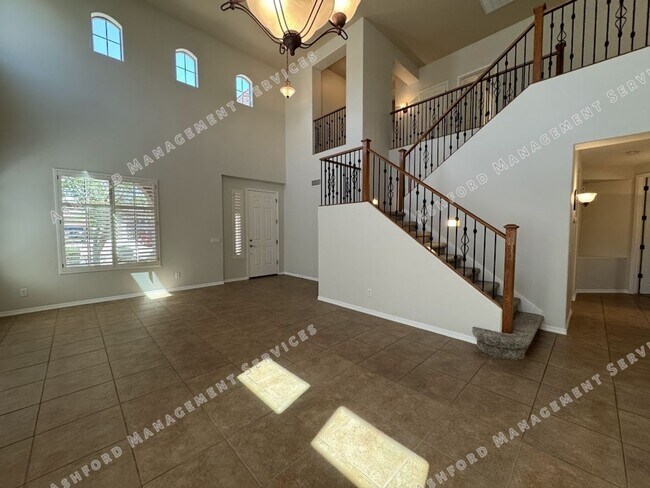 Building Photo - Beautiful 4-Bedroom, 3-Bath Home in Phoeni...
