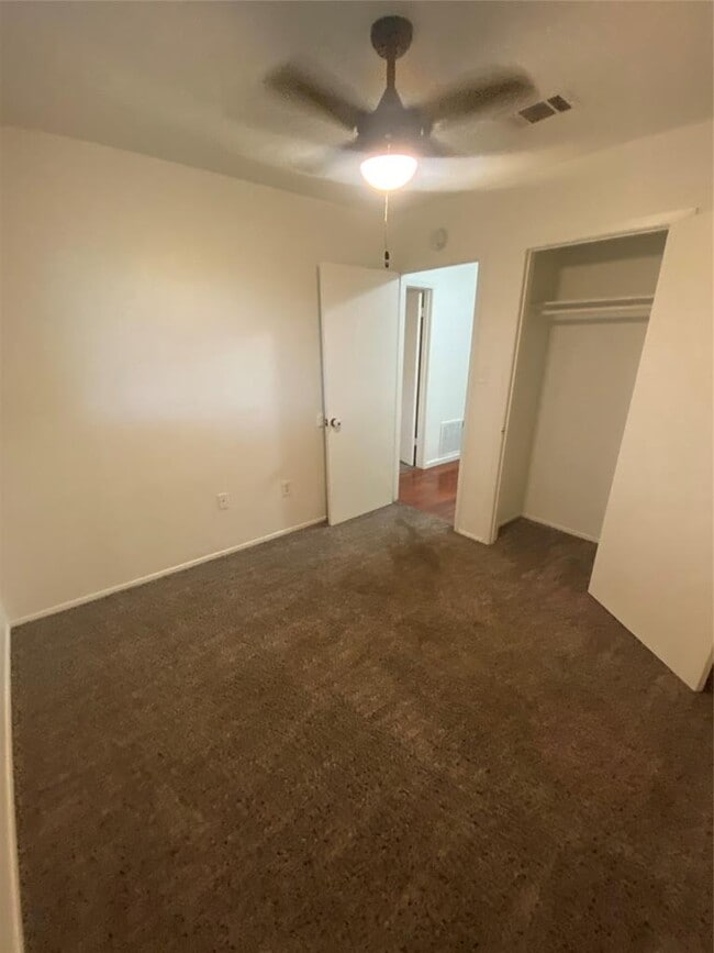 Building Photo - 1508 No Mor Cove