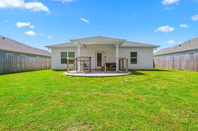 Building Photo - 6686 Sun Tree Cir