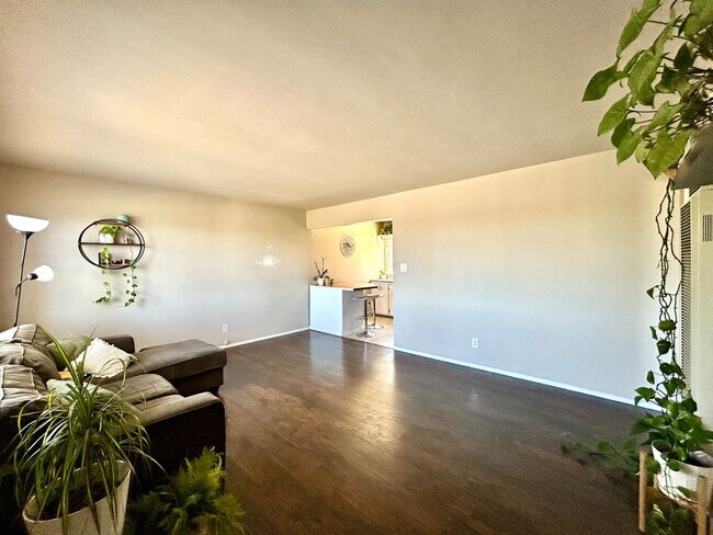 Building Photo - Charming 2 Bed / 1 Bath Home in Desirable Oak Park in San Diego