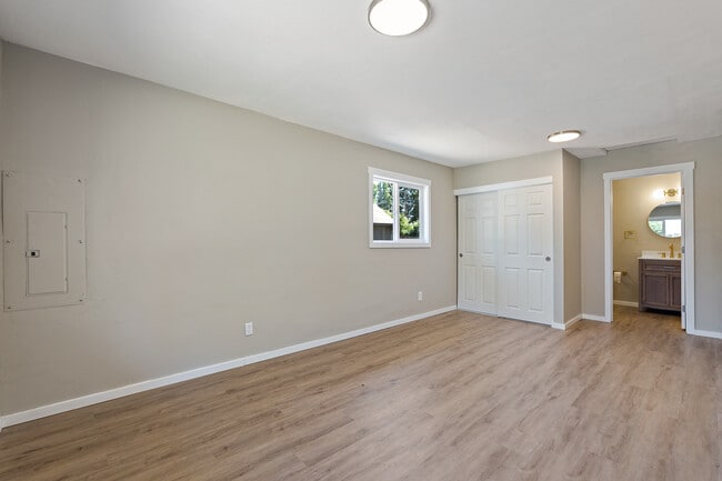 Building Photo - 8408 Dalton Dr SW
