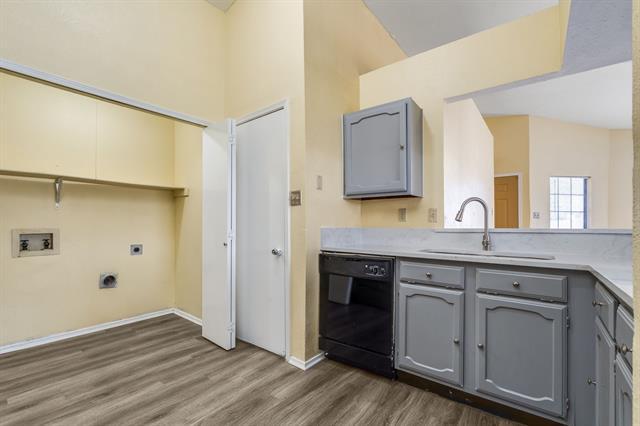 Building Photo - 134 London Ln