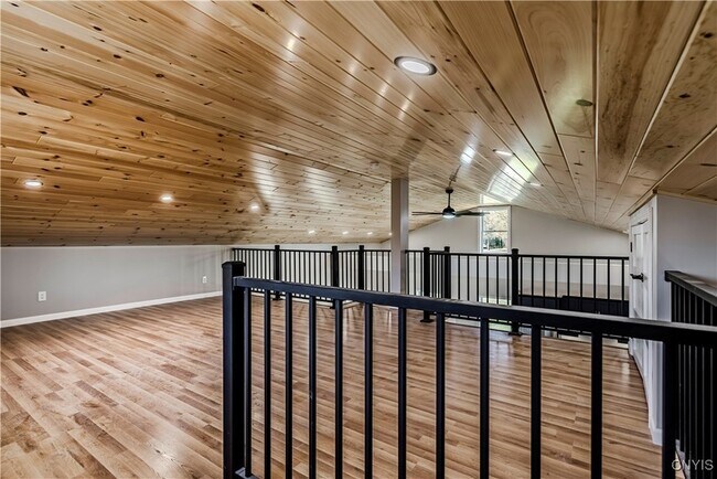 Building Photo - 118a Kirkland Ave