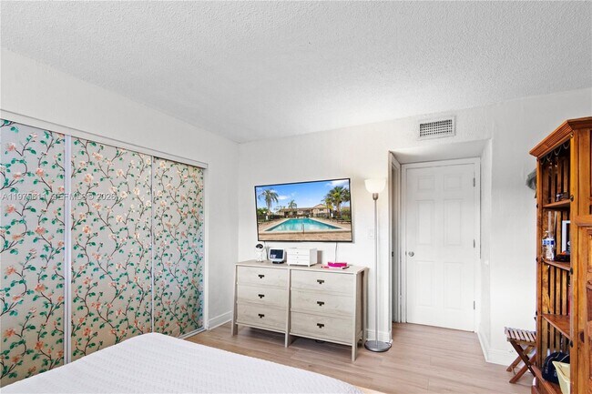 Building Photo - 11209 SW 88th St