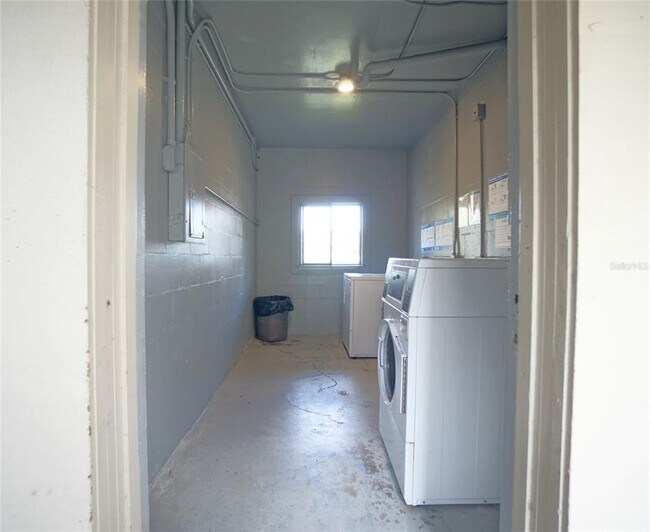 Building Photo - 6338 Newtown Cir