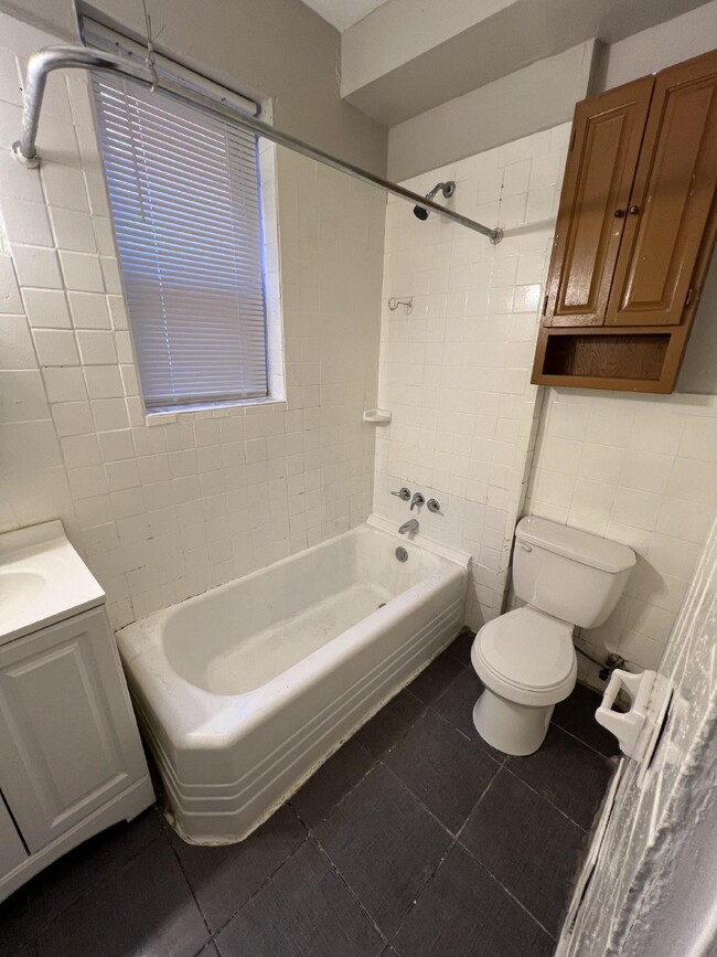 Building Photo - Charming 2-Bed Duplex in South Compton – Y...