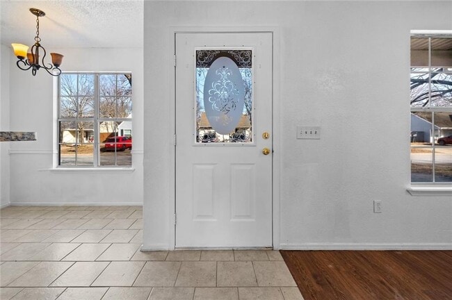 Building Photo - 2101 Blueberry Ln