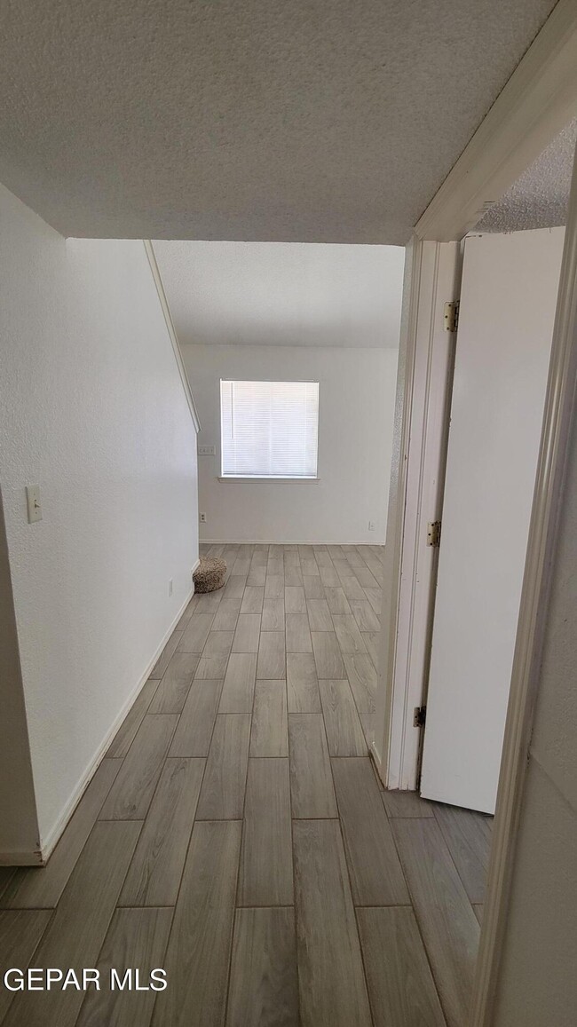 Building Photo - 11029 Wedge Ln