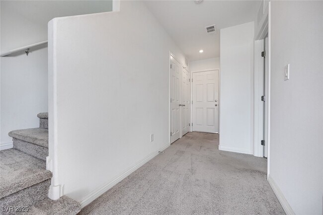 Building Photo - 5164 Steep Cliffs Ave