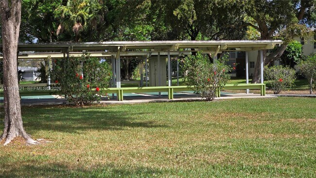 Building Photo - 7300 NW 4th Pl