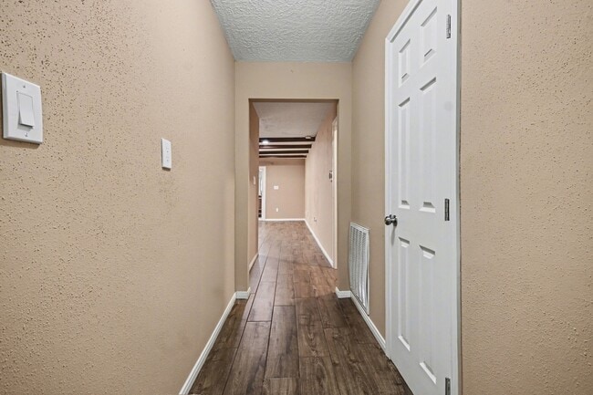 Building Photo - 16807 David Glen Dr