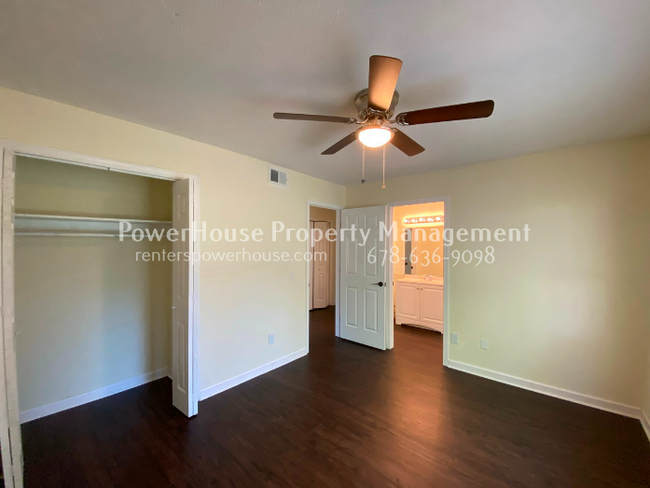 Building Photo - 2 Bedroom, 2 bath condo fourplex in Lawren...