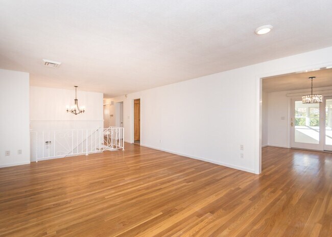 Building Photo - 59 Hobbs Brook Rd