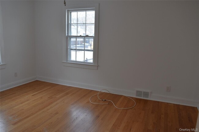 Building Photo - 69 Melrose Ave