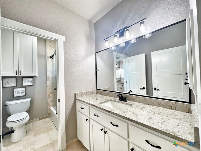 Building Photo - 1704 Gruene Vineyard Crossing